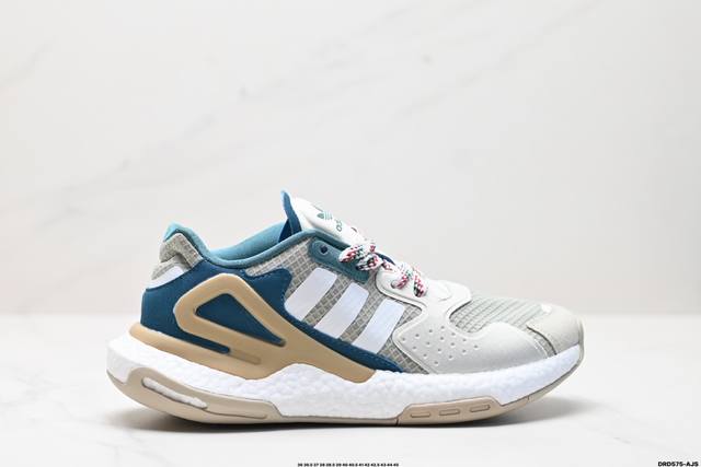 公司级adidas Day Jogger 日行者 原楦型数据开发纸版 网材鞋面搭配合成绒面革饰面 中底嵌入全掌boost爆米花缓震颗粒材质,棉质脚感体验科技全副