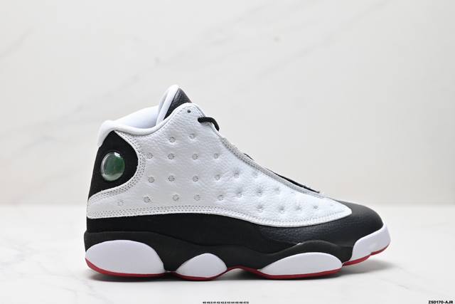 公司级耐克nike Air Jordan 13 迈克尔 乔丹aj13代复古中帮文化休闲运动篮球鞋 Airjordan 13以黑豹的风格制成 从猫咪般的反应和在球