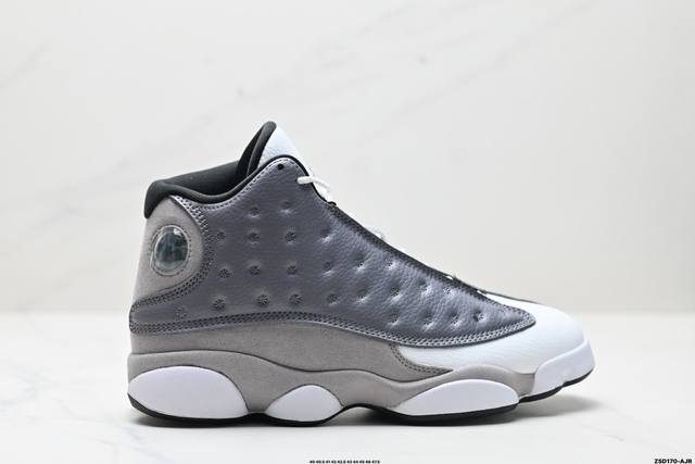 公司级耐克nike Air Jordan 13 迈克尔 乔丹aj13代复古中帮文化休闲运动篮球鞋 Airjordan 13以黑豹的风格制成 从猫咪般的反应和在球