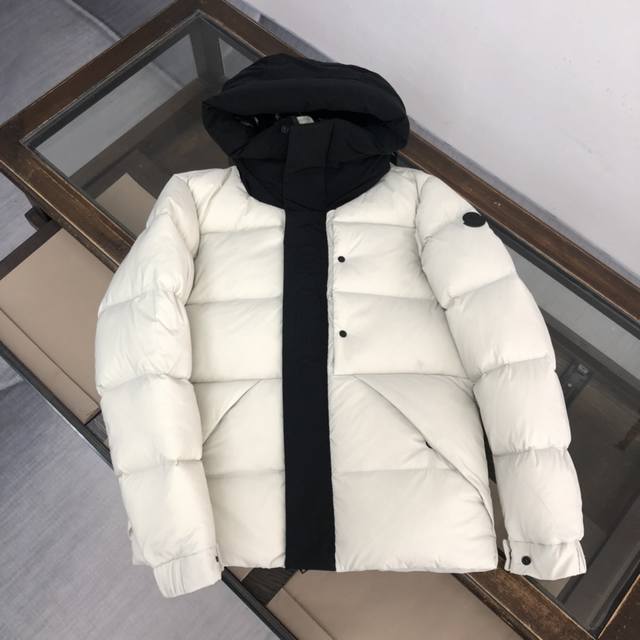 黑武士 米白 Moncler 蒙口羽绒服 #细节图 Moncler 蒙口22Fw Madeira连帽黑武士羽绒服