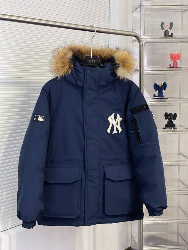 顶级 Mlb洋基队23冬季新品情侣款大口袋工装毛领羽绒服 尺码：S-2Xl 颜色：藏青 军绿 黑色 白色 填充物国标90白鸭绒，貉子毛真毛毛领，超级保暖。韩国一