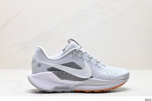 公司级nike Reactx Pegasus Trail 5 Next Nature 越野跑步鞋 登月兼顾迅疾外观和稳固脚感 后跟覆面和中足动态支撑巧妙融合 缔