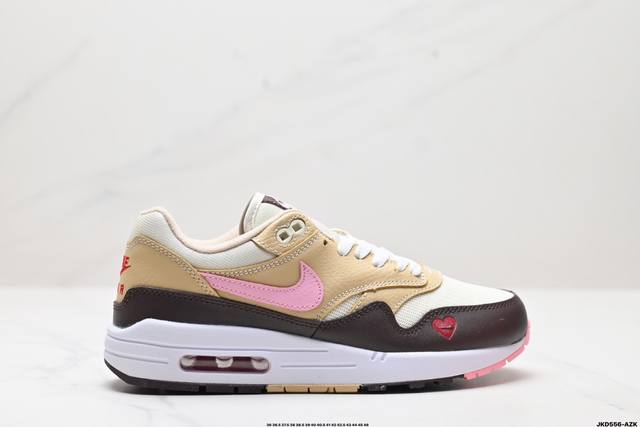 公司级nike Air Max 1 耐克气垫 缓震 耐磨运动鞋 鞋身材质均选择皮革 织物 麂皮多种材质覆盖 保证质感的前提下 层次感也相当不错 带有开窗式 Ai