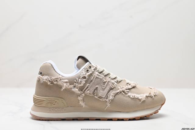 公司级miu Miu X New Balance Nb574联名复古跑鞋 卡其色出货采用仿旧鞋面设计 侧边和鞋背部分 特意没有缝合布料与皮革 边缘散开的的毛边清