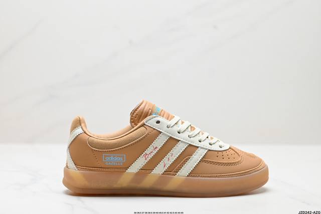 公司级adidas Originals Bad Bunny Gazelle Indoor 三叶草休闲防滑耐磨低帮板鞋 鞋头出色设计 塑就出众贴合感 稳固的后跟贴