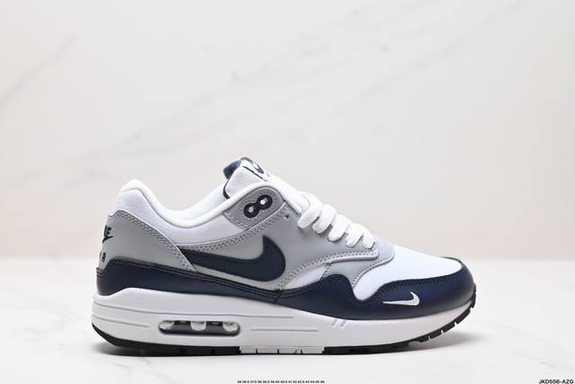 公司级nike Air Max 1 耐克气垫 缓震 耐磨运动鞋 鞋身材质均选择皮革 织物 麂皮多种材质覆盖 保证质感的前提下 层次感也相当不错 带有开窗式 Ai