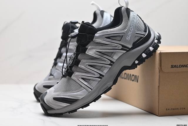 公司级salomon Xa Pro 3D Adv 萨洛蒙户外越野跑鞋 鞋面采用sensifit贴合技术 全方位贴合包裹脚型 鞋跟部鞋底牵引设计 提供强大的抓地性