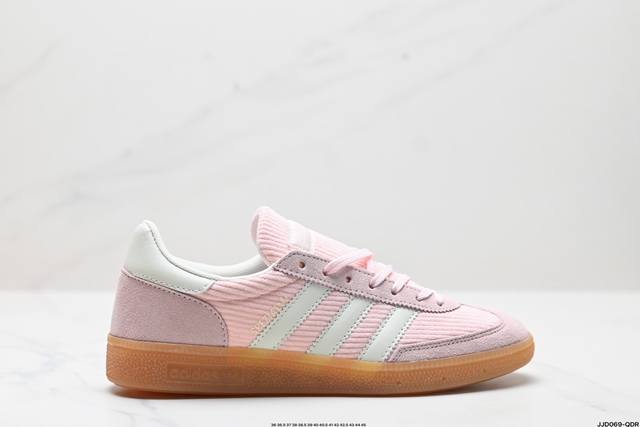 公司级adidas Handball Spezial 官方正确版本 阿迪达斯经典款 复古休闲板鞋 全鞋采用反毛皮制作 牛筋耐磨大底 承载青春情怀的板鞋 经典三条