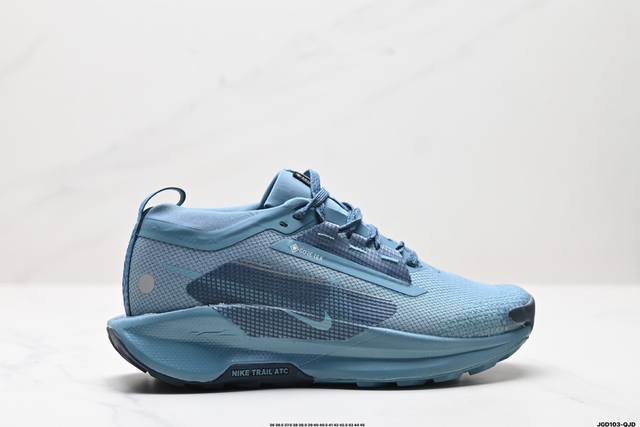 公司级nike Reactx Pegasus Trail 5 Gtx 越野跑步鞋 登月兼顾迅疾外观和稳固脚感 后跟覆面和中足动态支撑巧妙融合 缔造稳定顺畅的迈步