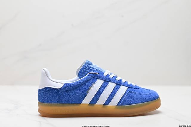 真标阿迪达斯adidas Originals Gazelle Indoor 三叶草复古防滑耐磨低帮板鞋 鞋款采用柔软的绒面革和耐用的皮革衬里融合在橡胶外底上！