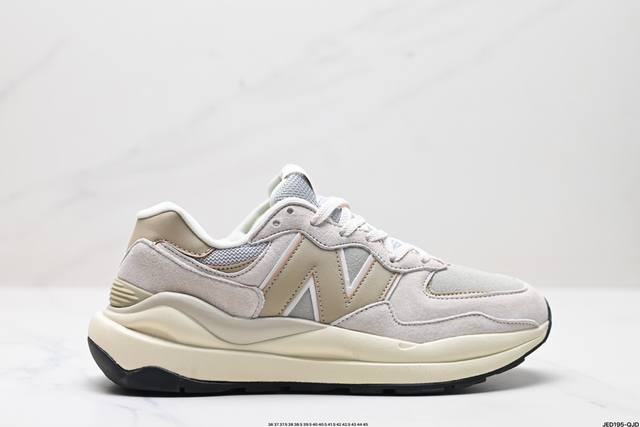 公司级new Balance Nb5740系列 凭借多种严选的优质素材重塑出让人耳目一新又充满层次感的革新中低结构。为呼应90年代的巨大化潮流，鞋侧也点题采用了