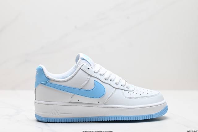 公司级耐克nike Air Force 1’07 空军一号低帮百搭休闲运动板鞋。柔软、弹性十足的缓震性能和出色的中底设计，横跨复古与现代的外型结合，造就出风靡全