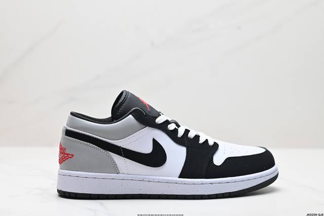 公司级nike Air Jordan 1 Low Aj1乔1低帮休闲板鞋 同步官方配色 头层皮打造 正确满胶鞋垫 四线拉帮 原厂织唛标 鞋舌高弹海绵填充 官方货