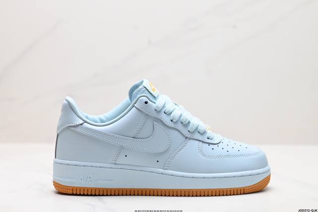 公司级nike Air Force 1 ‘07 原楦头原纸板 打造纯正低帮空军版型 专注外贸渠道 全掌内置蜂窝气垫 原盒配件 原厂中底钢印、拉帮完美 官方货号: