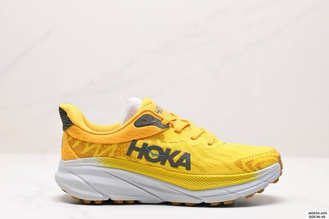 公司级小红书推荐hoka M Challenger Atr 7全新配色 这个品牌来自于新西兰的毛利语，Hoka表示大地，One One表示飞越，连起来就是飞越地