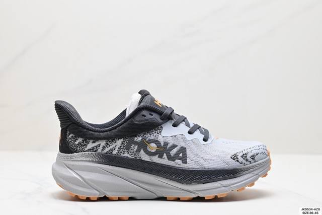 公司级小红书推荐hoka M Challenger Atr 7全新配色 这个品牌来自于新西兰的毛利语，Hoka表示大地，One One表示飞越，连起来就是飞越地