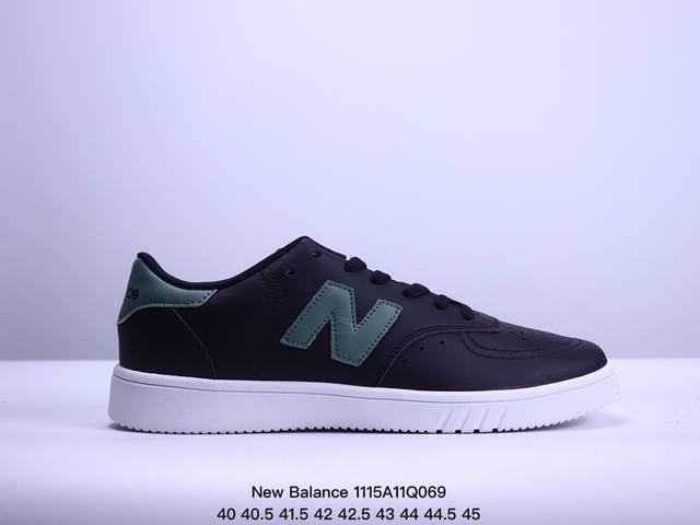 新百伦 New Balance Ct05 低帮复古运动板鞋。鞋身两侧硕大n用点缀首发，软质纤维革鞋面鞋材。鞋子鞋面以皮革覆盖，后跟饰片上new Balance