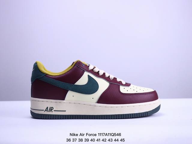 耐克 Nike Air Force 1 ’07 空军一号低帮百搭休闲运动板鞋。柔软、弹性十足的缓震性能和出色的中底设计，横跨复古与现代的外型结合，造就出风靡全球