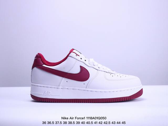 Air Force 1 ‘07 Low 原楦头原纸板 打造纯正空军版型 #专注外贸渠道 全掌内置蜂窝气垫 #原盒配件 原厂中底钢印、拉帮完美 官方同步上架 货号