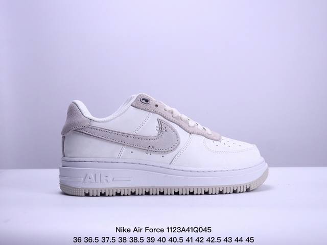 采用纤维荔枝纹牛培皮革鞋面材质 绝对的秋冬神器，全新耐克nike Air Force 1 Low Luxe Black Gum 空军一号改良防滑厚底低帮百搭休闲