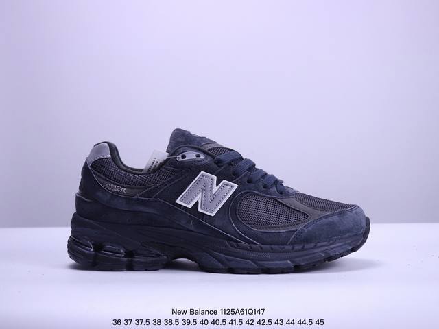 公司级new Balance 2002R 复古单品 热门复古鞋型new Balance 2002R，近日又曝出一款全新配色并释出官图。整双鞋采用棕色和米色主打，