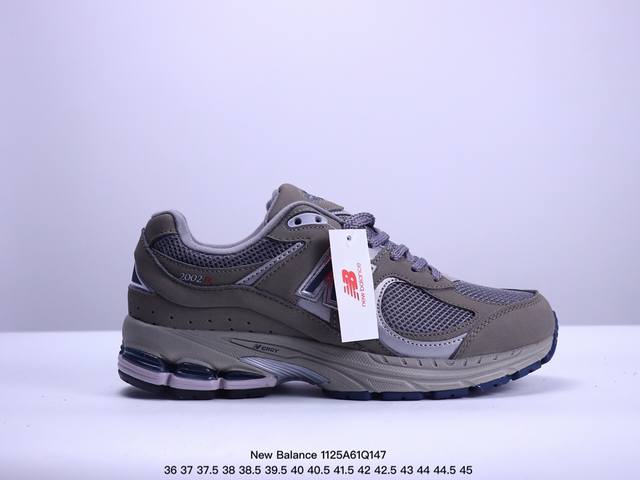 公司级new Balance 2002R 复古单品 热门复古鞋型new Balance 2002R，近日又曝出一款全新配色并释出官图。整双鞋采用棕色和米色主打，