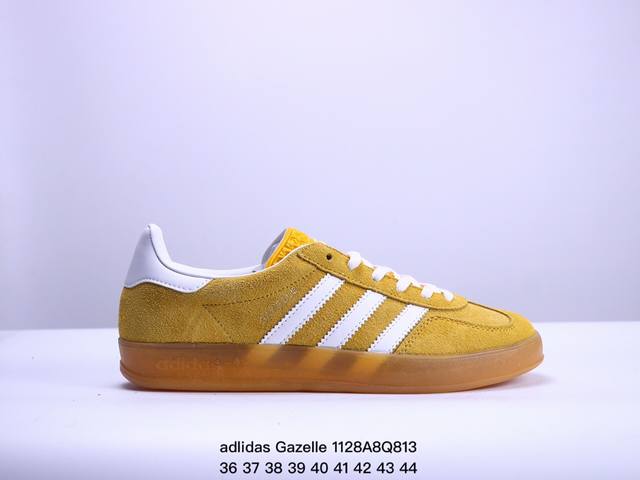 真标adlidas Originals Gazelle Indoor 这款阿迪达斯运动鞋是 1979年 Gazelle Indoor 运动鞋的复兴，柔软的绒面革