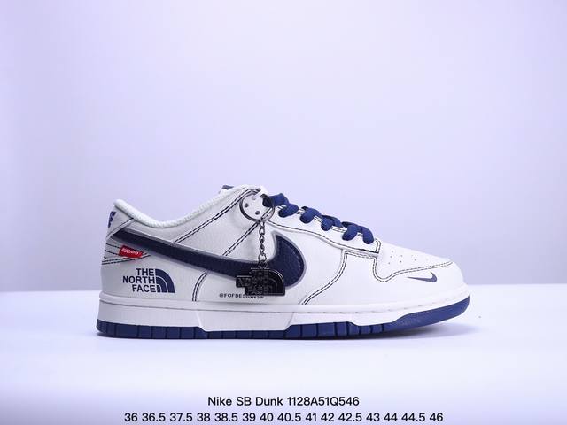 耐克supreme X Nike Sb Dunk Low 联名白绿三小勾此款主张打破传统的工业化流水线设计限制，以made By Ideas的超级创意为理念，集