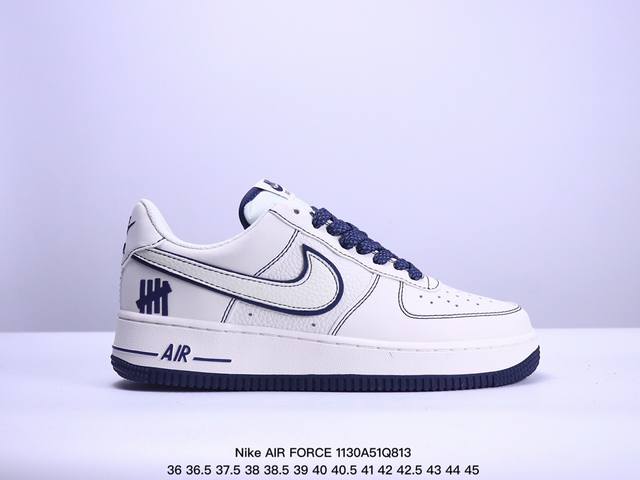 公司级耐克 Nike Air Force 1 ’07 空军一号低帮百搭休闲运动板鞋。柔软、弹性十足的缓震性能和出色的中底设计，横跨复古与现代的外型结合，造就出风