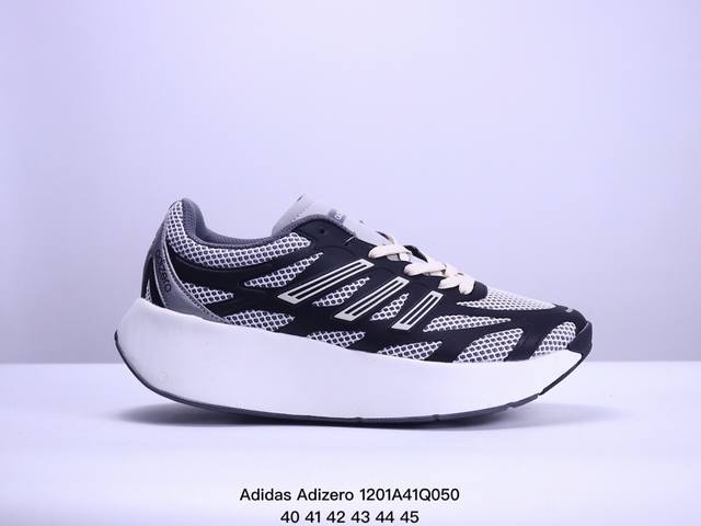 公司级adidas Adizero Aruku 全新跑鞋 浮现网络 以永动机为灵感的前卫造型 现代感十足的鞋面线条勾勒 格外引人注目 搭配丰沛的全新 Swirl