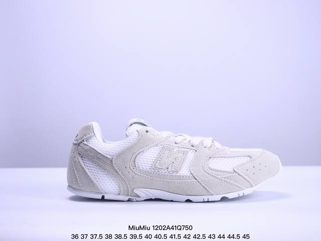 Miumiu缪缪 X New Balance Nb530 情侣款 休闲 运动鞋 阿甘鞋 德训鞋 原版开发 经典nb530运动鞋中汲取灵感推出了自己的迭代版本53