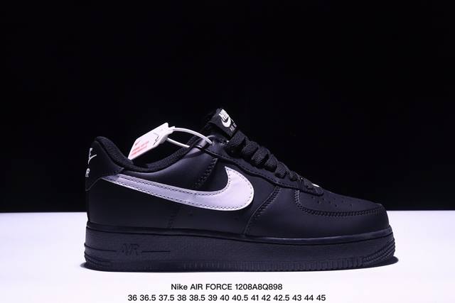 真标耐克nike Air Force 1‘07 Se 空军一号低帮百搭休闲运动板鞋。柔软、弹性十足的缓震性能和出色的中底设计，横跨复古与现代的外型结合，造就出风