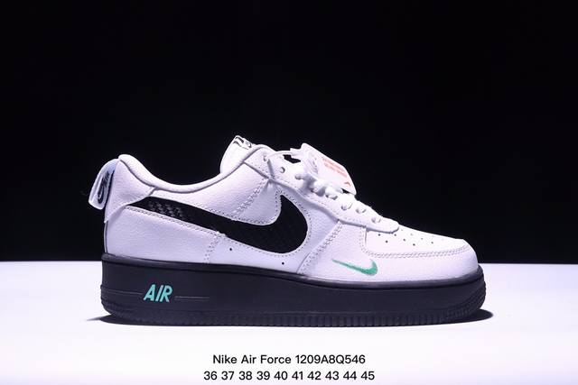 耐克 Nike Air Force 1 ’07 空军一号低帮百搭休闲运动板鞋。柔软、弹性十足的缓震性能和出色的中底设计，横跨复古与现代的外型结合，造就出风靡全球