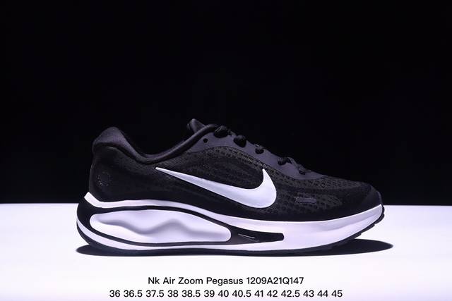 Nk Air Zoom Pegasus 41 登月跑鞋 登月41代超轻网面跑步鞋 脚跟区域营造出色舒适度，而在鞋底部分，搭载全掌型zoom Air配置耐克网面透