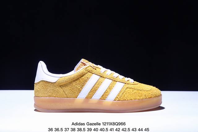 真标阿迪达斯adidas Originals Gazelle Indoor 三叶草复古防滑耐磨低帮板鞋 鞋款采用柔软的绒面革和耐用的皮革衬里融合在橡胶外底上！