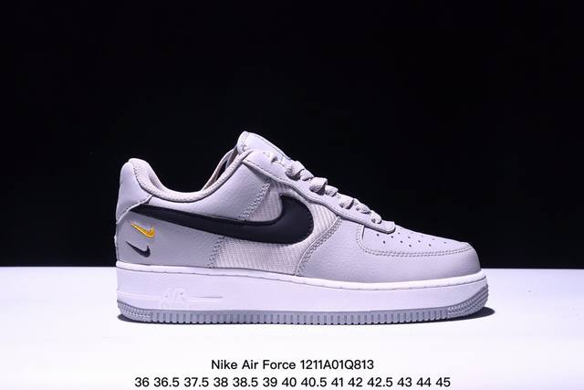 真标耐克nike Air Force 7空军一号低帮百搭休闲运动板鞋。柔软、弹性十足的缓震性能和出色的中底设计，横跨复古与现代的外型结合，造就出风靡全球三十多年