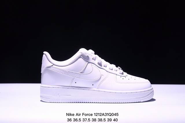 耐克nike Air Force 1 Low 空军一号低帮百搭休闲运动板鞋。柔软、弹性十足的缓震性能和出色的中底设计，横跨复古与现代的外型结合，造就出风靡全球三