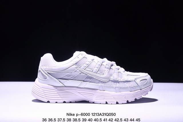 耐克nike P-6000 跑鞋内外侧都用了红色的钩子，采用透气材料，搭配匠心覆面，再现千禧年代的跑鞋风格，塑就大气外观。鞋款秉承 Nike Pegasus 2