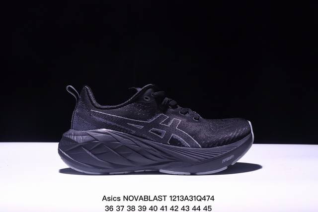 Asics亚瑟士 Novablast 4 轻量缓震透气休闲跑步鞋。相较上代最大的改变就是中底从前两代的ffblast升级到了ffblast+，初上脚的静态脚感不