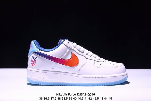 耐克nike Air Force 7空军一号低帮百搭休闲运动板鞋。柔软、弹性十足的缓震性能和出色的中底设计，横跨复古与现代的外型结合，造就出风靡全球三十多年的f