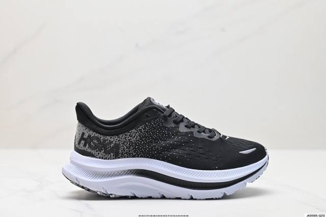 公司级小红书推荐hoka M Kawana Wide 全新配色 这个品牌来自于新西兰的毛利语，Hoka表示大地，One One表示飞越，连起来就是飞越地平线，O