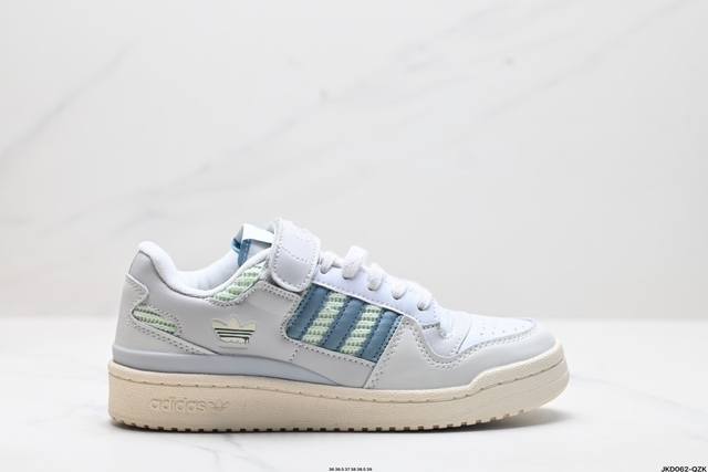 公司级阿迪达斯 Adidas Forum 84 Low 低帮百搭潮流休闲运动板鞋。以复古篮球鞋的外形为基础，采用皮革拼接，简约百搭，更加贴合舒适。中底内侧网格造