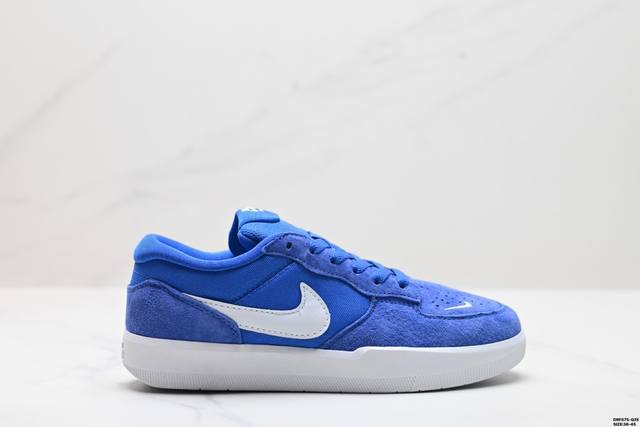 真标耐克nike Sb Force 58低帮休闲板鞋 是一款将前沿创新带入街头的单品，它具有硫化杯底，具有出色的耐用性和灵活性。使用帆布和绒面革，在饰面上放置通