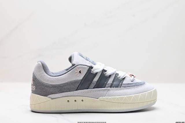 公司级adidas Adimatic Low 马蒂奇系列低帮 复古鲨鱼面包鞋运动休闲滑板板鞋 整个鞋面由色彩艳丽的麂皮制成 搭配品牌标志性大尺寸三条纹 Logo