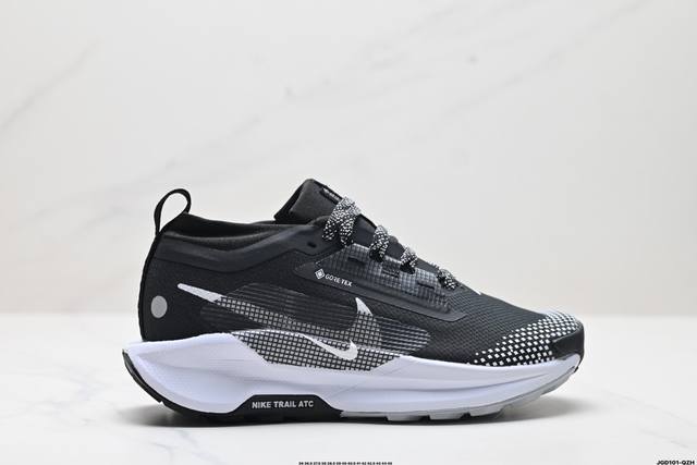 公司级nike Reactx Pegasus Trail 5 Gtx 越野跑步鞋 登月兼顾迅疾外观和稳固脚感 后跟覆面和中足动态支撑巧妙融合 缔造稳定顺畅的迈步