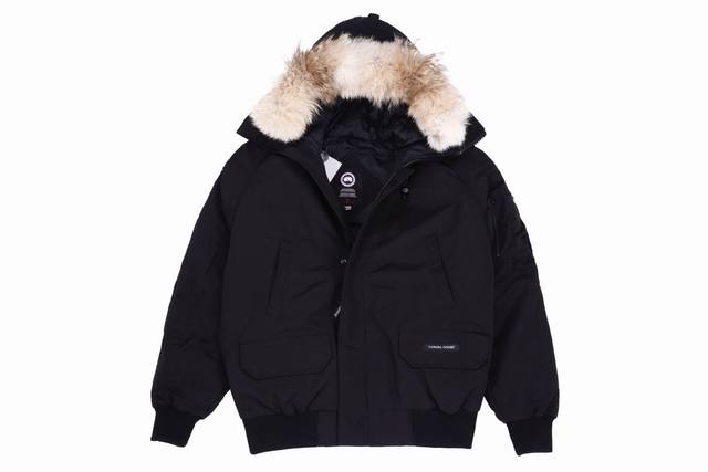 01款黑色：加拿大鹅牌 羽绒服系列 Canada Goose 加拿大鹅 原厂一致防水面料 国标90白鸭绒 Ykk 正品拉链 西伯利亚郊狼毛领 原厂一致水洗标 吊