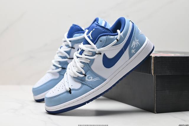 公司级air Jordan 1 Low 绑带白黑蓝 官方同步新色 原装级产物 拒绝公底 立体鞋型 细节完美 高清洁度 购置公司同步原材料 原汁原味 忠于原版 货