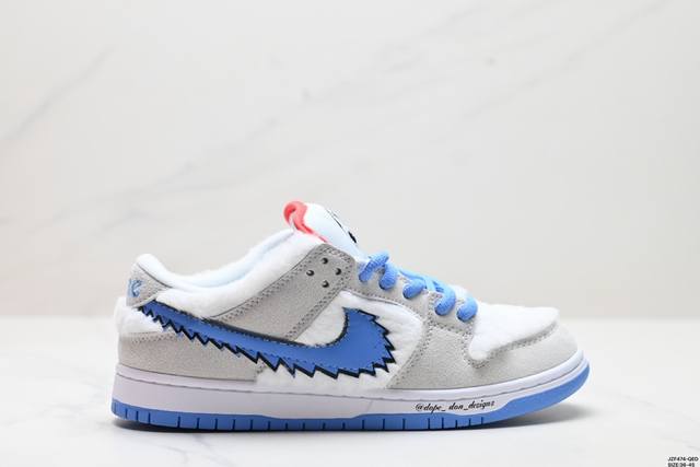 公司级nike Dunk Low Dunk Sb顾名思义，具有经典的dunk血缘，又注入了更多的时尚元素。相较于普通的dunk滑板鞋，改良版的dunk Sb加厚