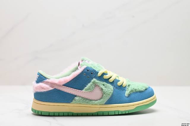 公司级nike Dunk Low Dunk Sb顾名思义，具有经典的dunk血缘，又注入了更多的时尚元素。相较于普通的dunk滑板鞋，改良版的dunk Sb加厚