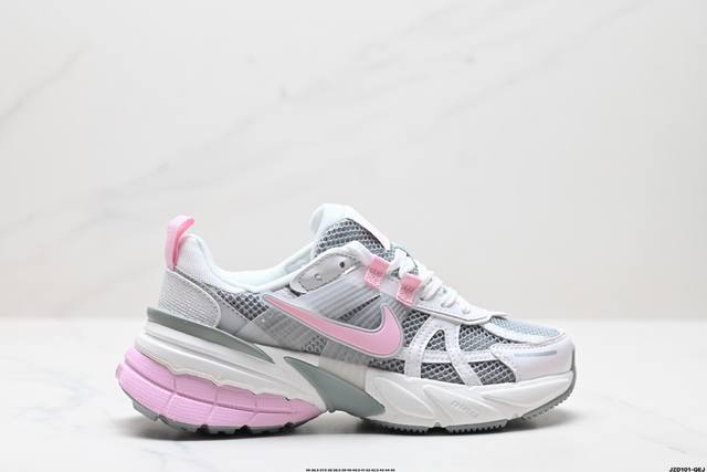 真标耐克nike Wmns V2K Runtekk Low”White Grey Pink”复古潮系列未来复古老爹风百搭休闲运动慢跑鞋 货号:Hq4046-00